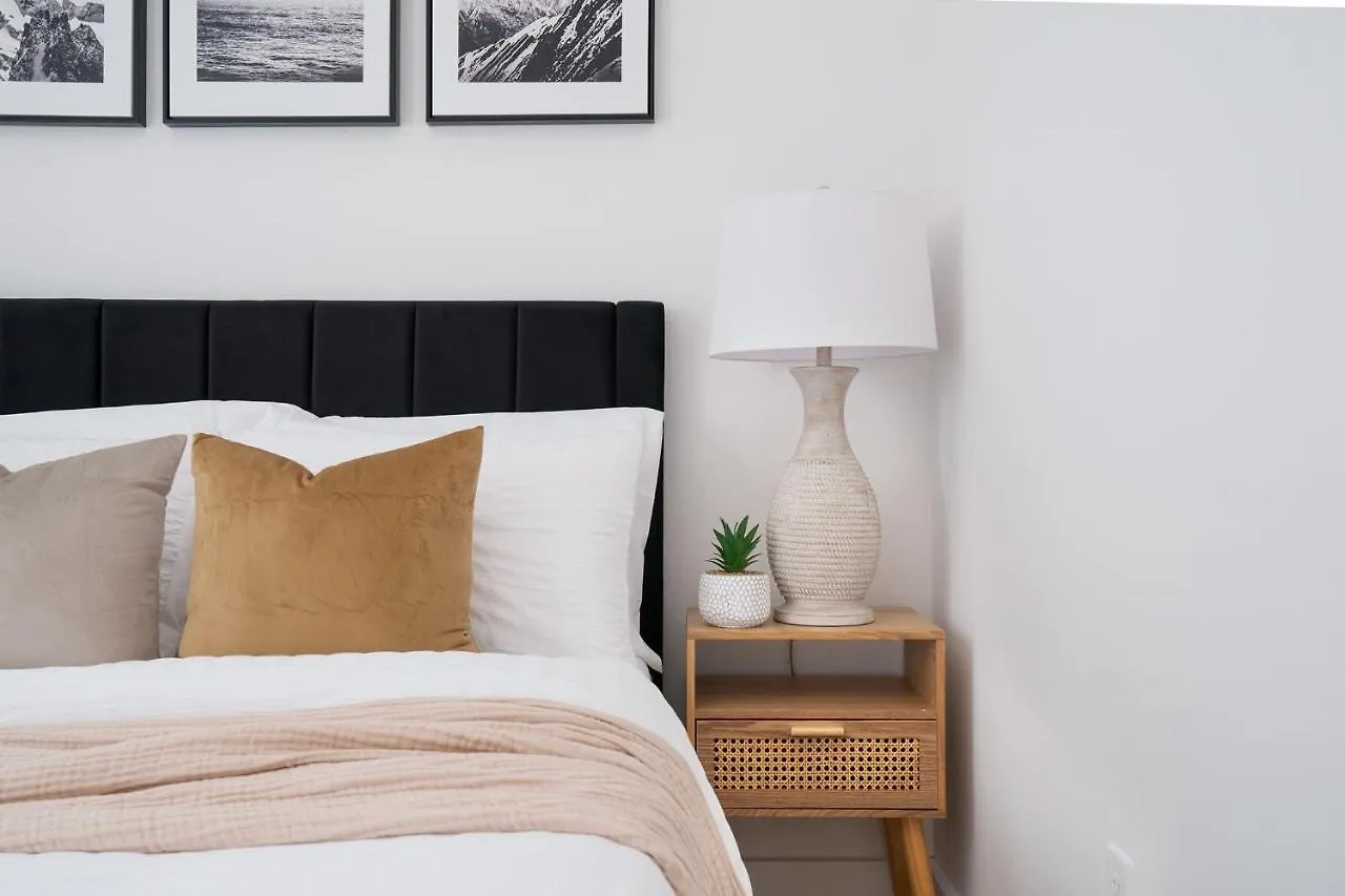 1290-13 Newly Renovated 2 Bedrooms In Ues New York 0*,