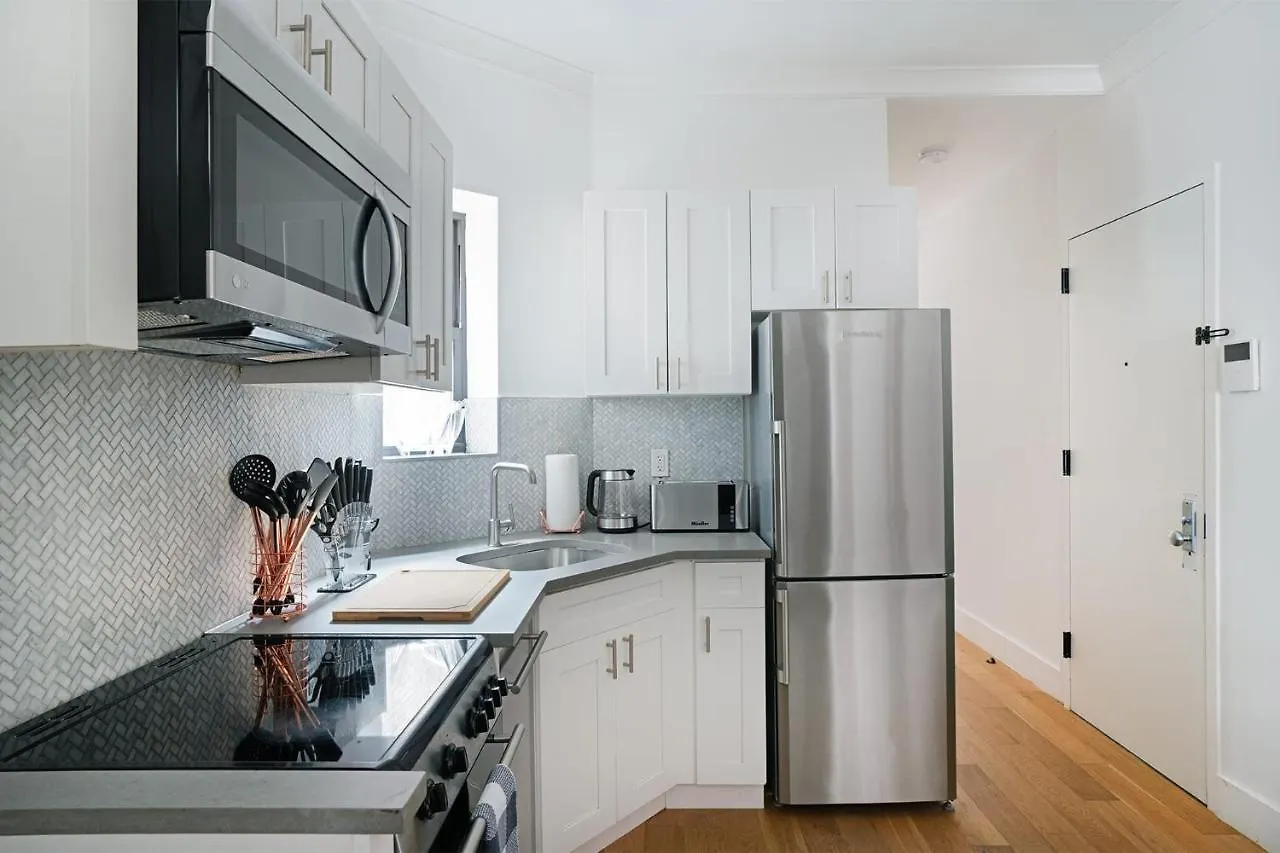 1290-13 Newly Renovated 2 Bedrooms In Ues New York